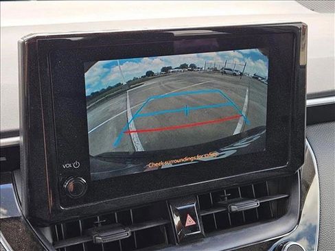Used 2025 Toyota Corolla LE FWD image 11