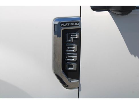 Used 2022 Ford F350 Platinum w/ FX4 Off-Road Package AWD/4WD image 41