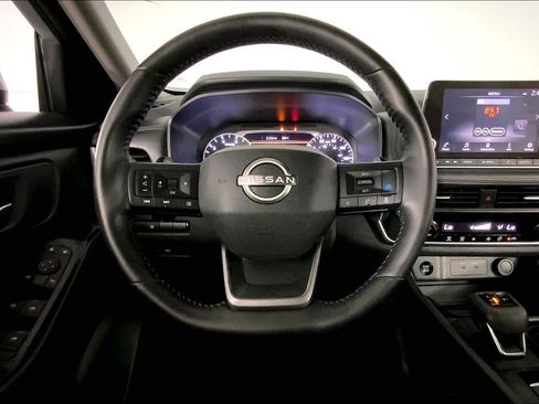 Used 2025 Nissan Rogue SV AWD/4WD image 5