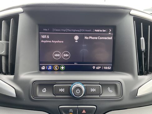 Used 2024 GMC Terrain SLE image 25