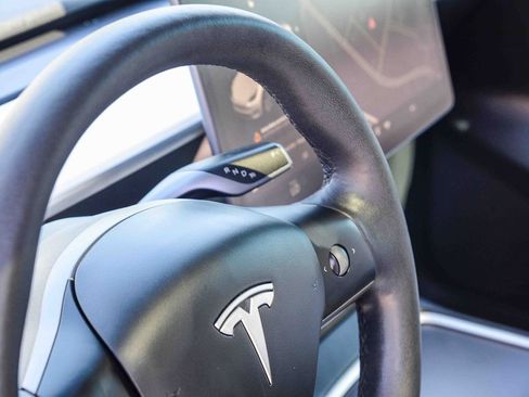 Used 2021 Tesla Model Y Long Range image 23