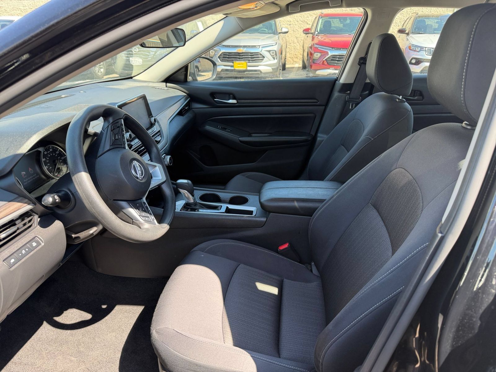 Used 2025 Nissan Altima 2.5 SV FWD image 26