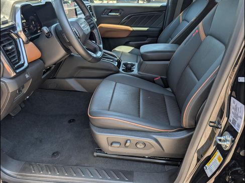 Used 2025 GMC Canyon AT4 w/ Technology Plus Package AWD/4WD image 15