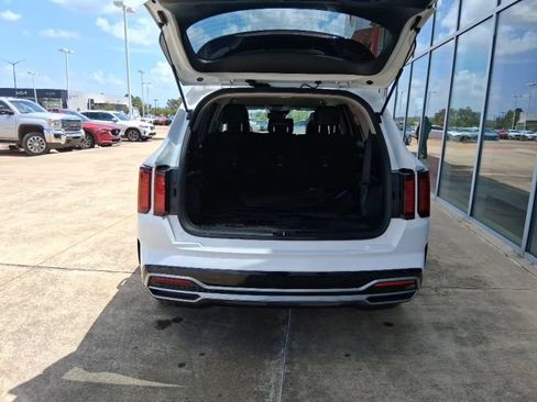 Used 2022 Kia Sorento S FWD image 7
