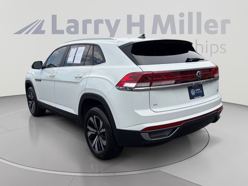 Certified 2024 Volkswagen Atlas Cross Sport SE AWD/4WD image 3