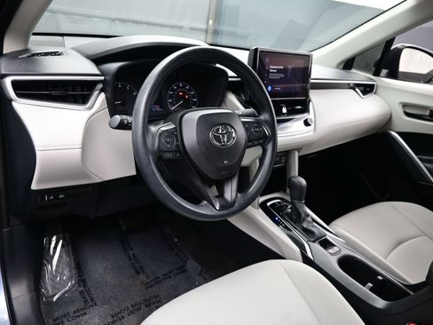 Used 2024 Toyota Corolla Cross L FWD image 11