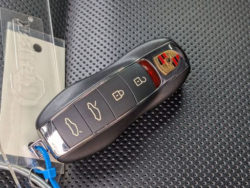 Certified 2024 Porsche 718 Cayman RWD image 36