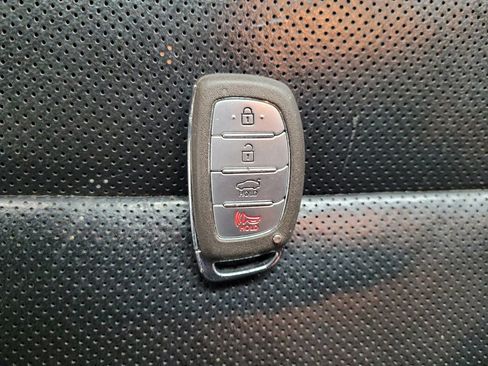 Used 2016 Hyundai Elantra Limited FWD image 32