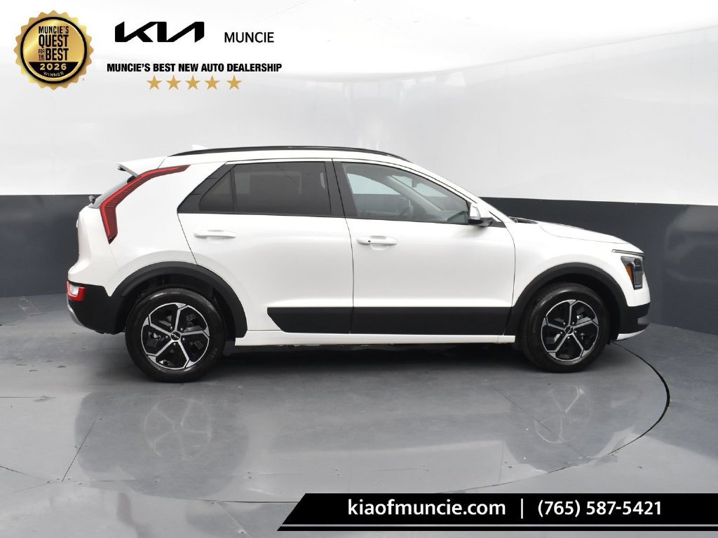 Used 2025 Kia Niro EX FWD image 8
