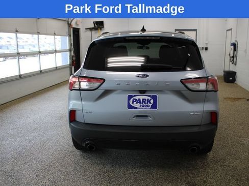 Used 2022 Ford Escape SE w/ SE Sport Appearance Package AWD/4WD image 4