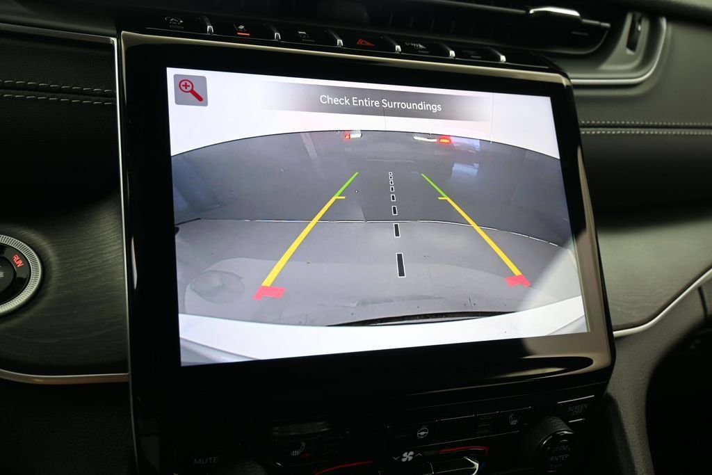 Used 2025 Jeep Grand Cherokee L Limited RWD image 18