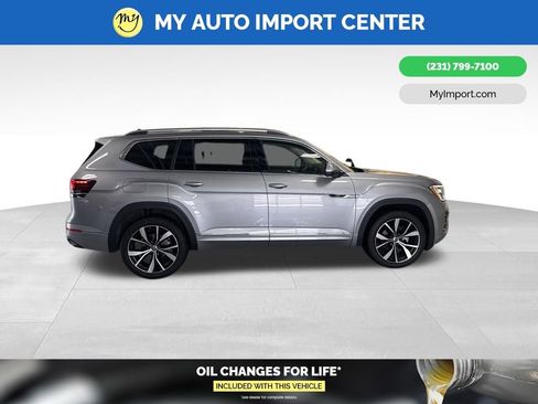 Used 2025 Volkswagen Atlas SEL Premium R-Line image 8