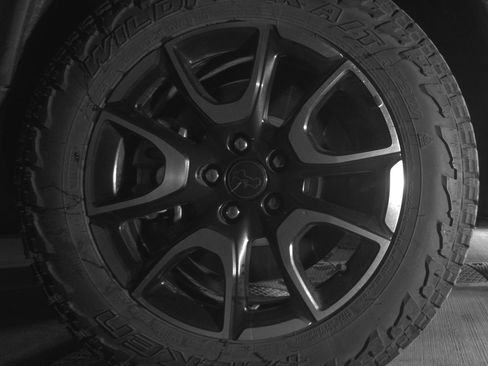 Used 2025 Jeep Compass Trailhawk image 12