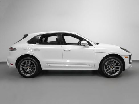 Used 2025 Porsche Macan image 13