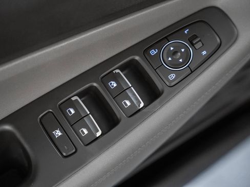 Used 2020 Hyundai Santa Fe SE image 39