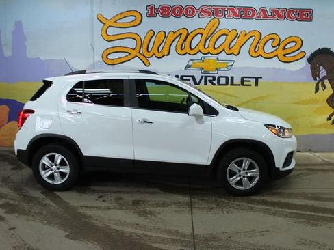 Used 2018 Chevrolet Trax LT w/ LT Convenience Package AWD/4WD image 1