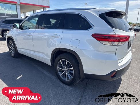 Used 2018 Toyota Highlander XLE image 4