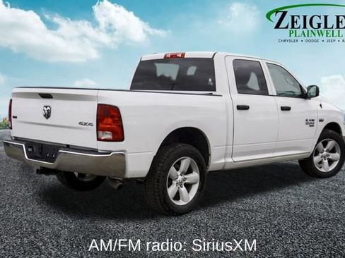Used 2022 RAM 1500 Classic SLT image 3