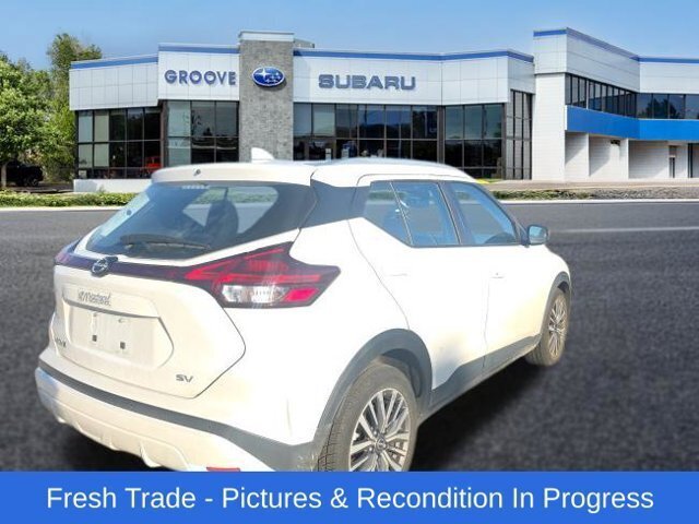 Used 2024 Nissan Kicks SV FWD image 4