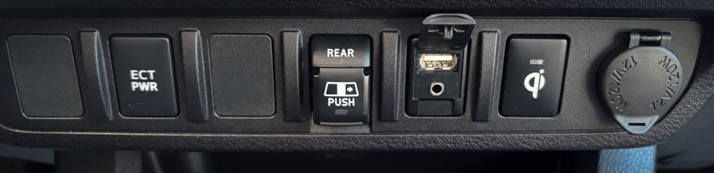 Used 2018 Toyota Tacoma TRD Off-Road AWD/4WD image 14