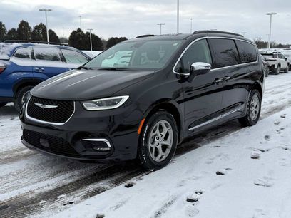 Used 2023 Chrysler Pacifica Limited