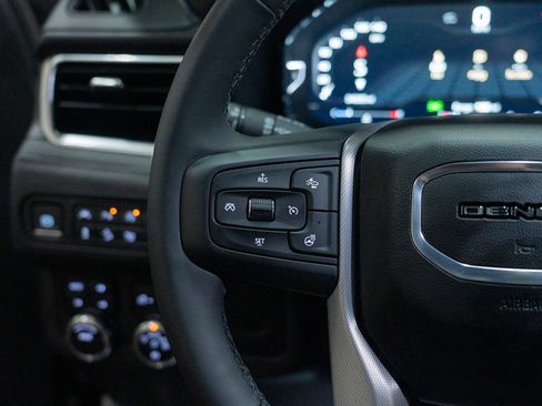 Used 2024 GMC Yukon Denali AWD/4WD image 48