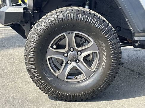 Used 2018 Jeep Wrangler Unlimited Sport S image 11