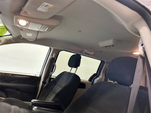 Certified 2018 Dodge Grand Caravan SE w/ UConnect Hands-Free Group image 26