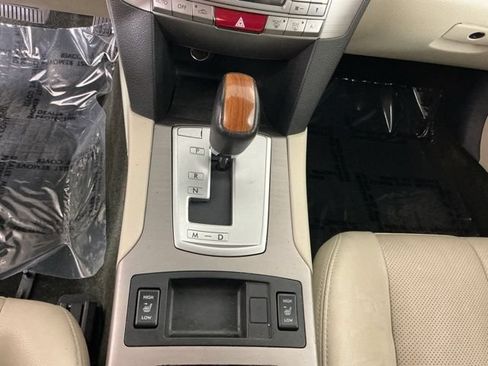 Used 2014 Subaru Outback 2.5i Limited w/ Moonroof Package AWD/4WD image 18