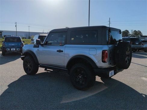 Used 2023 Ford Bronco Black Diamond image 6