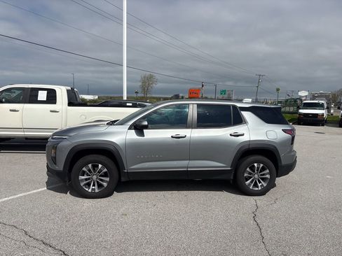 Used 2026 Chevrolet Equinox LT FWD image 3