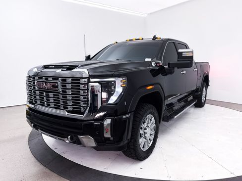 Used 2025 GMC Sierra 3500 Denali w/ Denali Reserve Package AWD/4WD image 16