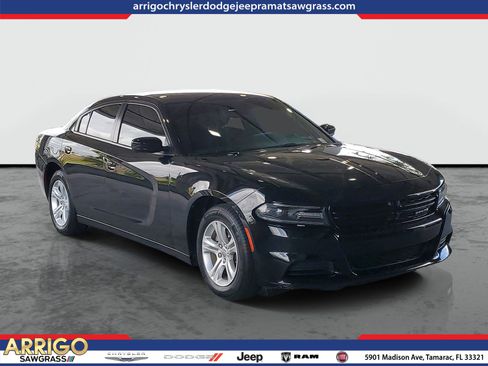 Used 2022 Dodge Charger SXT RWD image 1