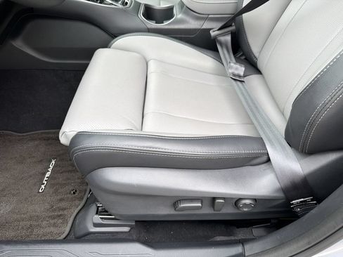 Certified 2025 Subaru Outback Limited AWD/4WD image 23