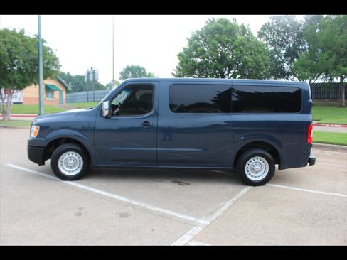 Used 2017 Nissan NV 3500 S RWD image 2