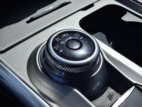 Used 2022 Ford Explorer XLT w/ Equipment Group 202A AWD/4WD image 16