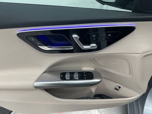 Used 2025 Mercedes-Benz C 300 Sedan image 11