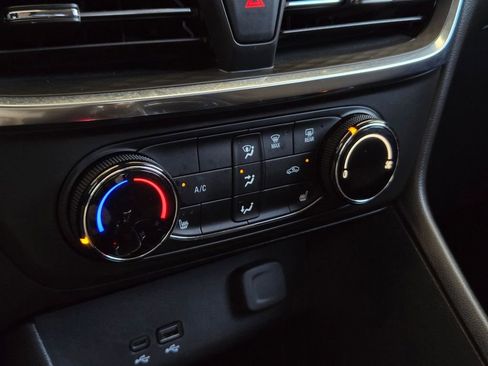 Used 2024 Buick Encore GX Preferred w/ Comfort Package image 17