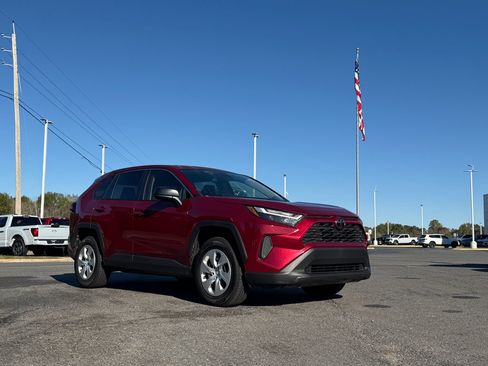 Used 2023 Toyota RAV4 LE image 10