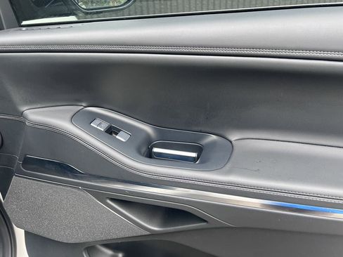 Used 2025 Lincoln Navigator L Reserve AWD/4WD image 24