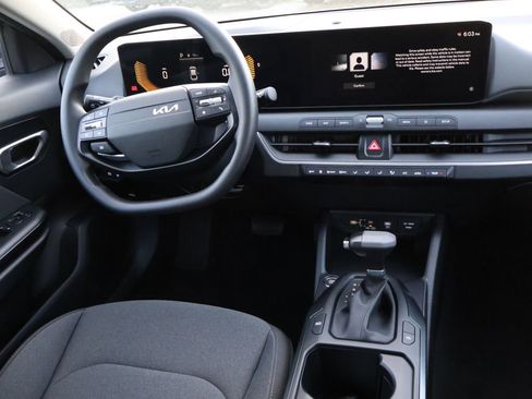 New 2025 Kia K4 LXS image 15