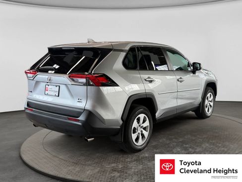 Used 2024 Toyota RAV4 LE AWD/4WD image 5