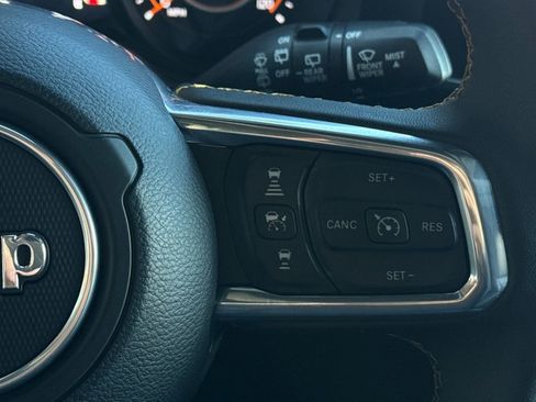 Used 2024 Jeep Wrangler Sahara image 28