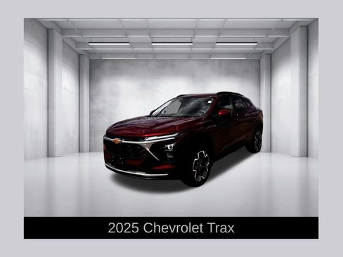 Used 2025 Chevrolet Trax LT w/ LT Convenience Package FWD image 1