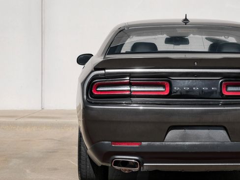 Used 2018 Dodge Challenger SXT Plus image 39