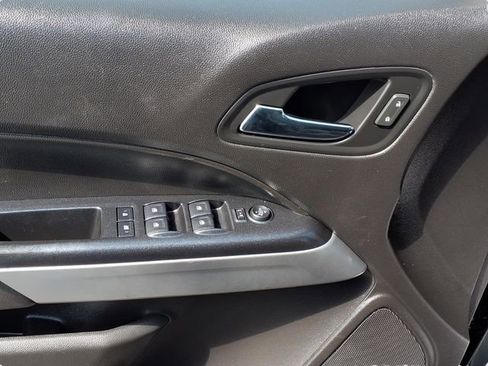 Used 2017 Chevrolet Colorado LT AWD/4WD image 11