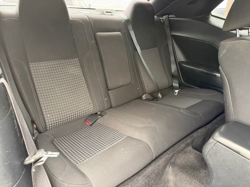 Used 2015 Dodge Challenger SXT RWD image 13