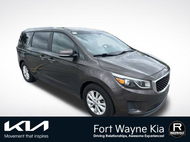 Used 2017 Kia Sedona LX w/ LX Essentials Premium Package FWD image 8