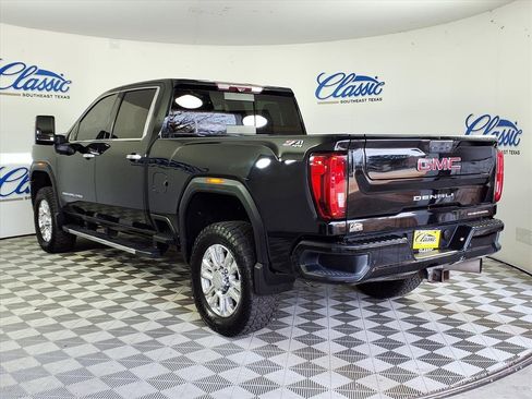 Used 2020 GMC Sierra 2500 Denali w/ Denali Ultimate Package image 2