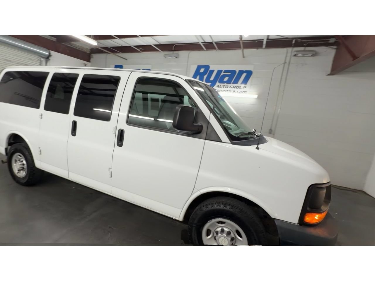Used 2016 Chevrolet Express 2500 LS RWD image 2
